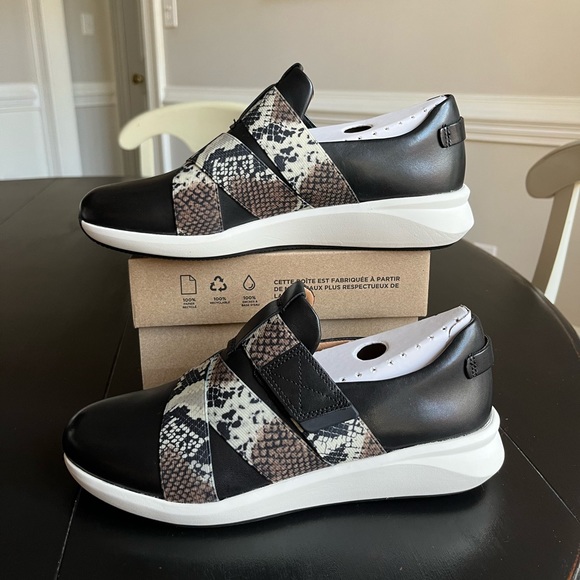NWT Unstructured by Clarks Women’s Un Rio Strap Suede Shoes Black Snake 8.5 - Picture 11 of 15